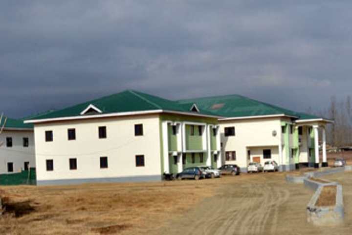 https://cache.careers360.mobi/media/colleges/social-media/media-gallery/28000/2019/12/30/Campus View of Government Polytechnic College Budgam_Campus-View.png
